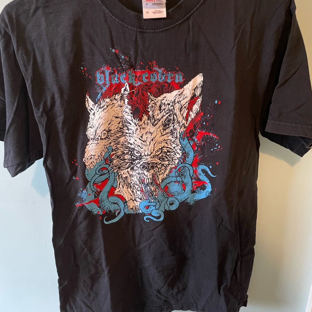 Fruit of the Loom Black Tee with Wolf Design